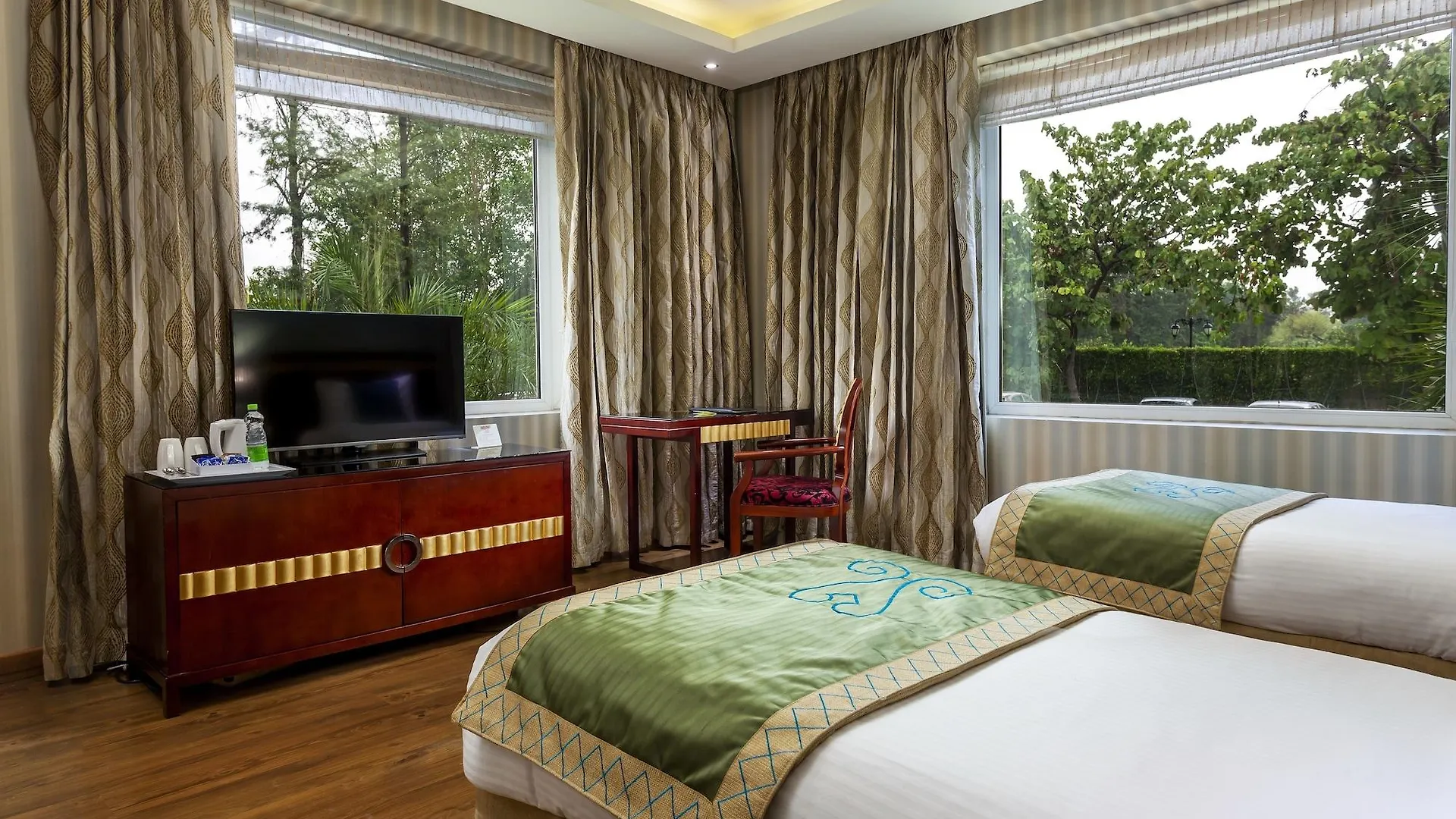 Atrio By Devam Hotel Gurgaon 4*,