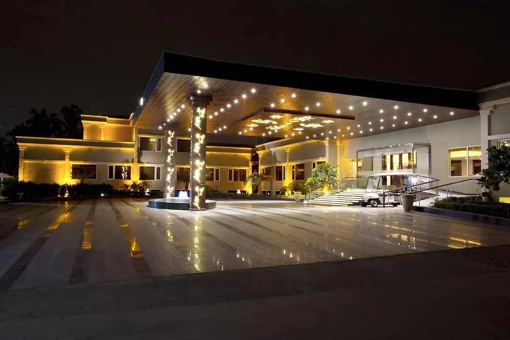 Atrio By Devam Hotel Gurgaon 4*,